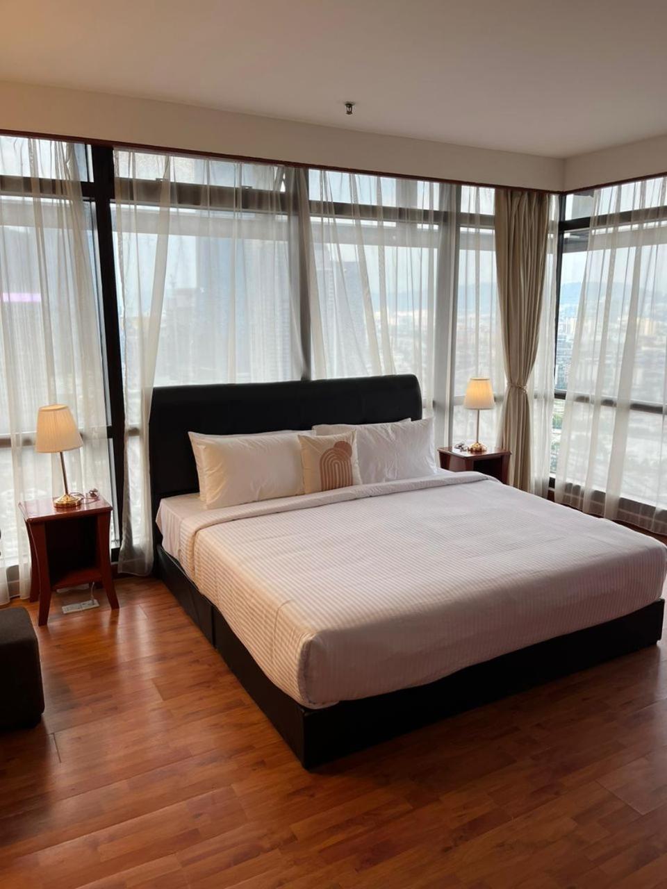 Luxhouz Suites At Times Square Kuala Lumpur Bagian luar foto