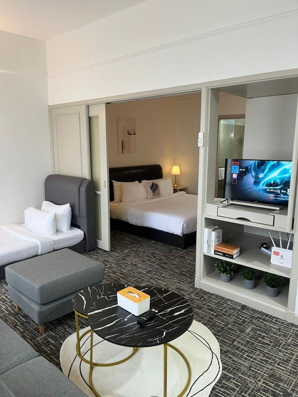 Luxhouz Suites At Times Square Kuala Lumpur Bagian luar foto